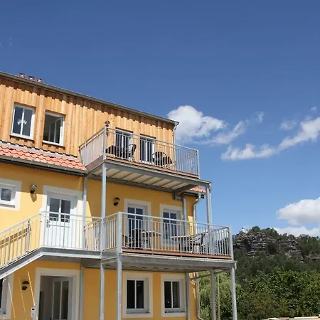 Alter Gutshof * Papstdorf