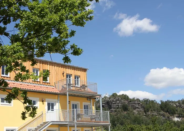 Alter Gutshof * Papstdorf